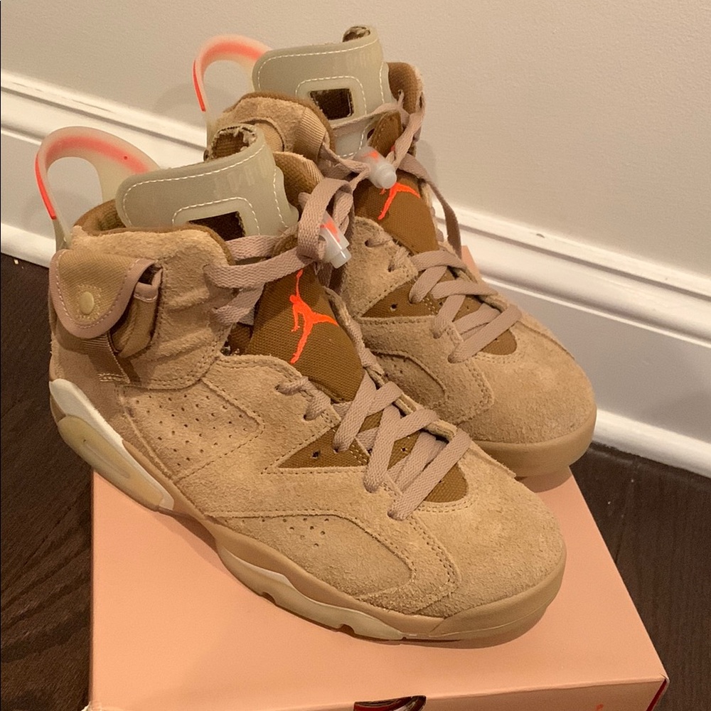 Jordan 6 Retro Travis Scott Sneakers in British Khaki